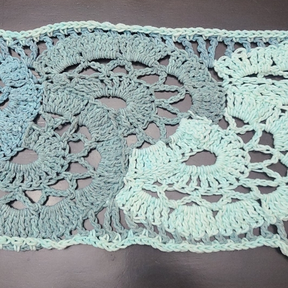 Hand crochet scarf - Picture 3 of 3
